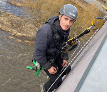 Maintain a Pristine Commercial Glass Cleaning Service